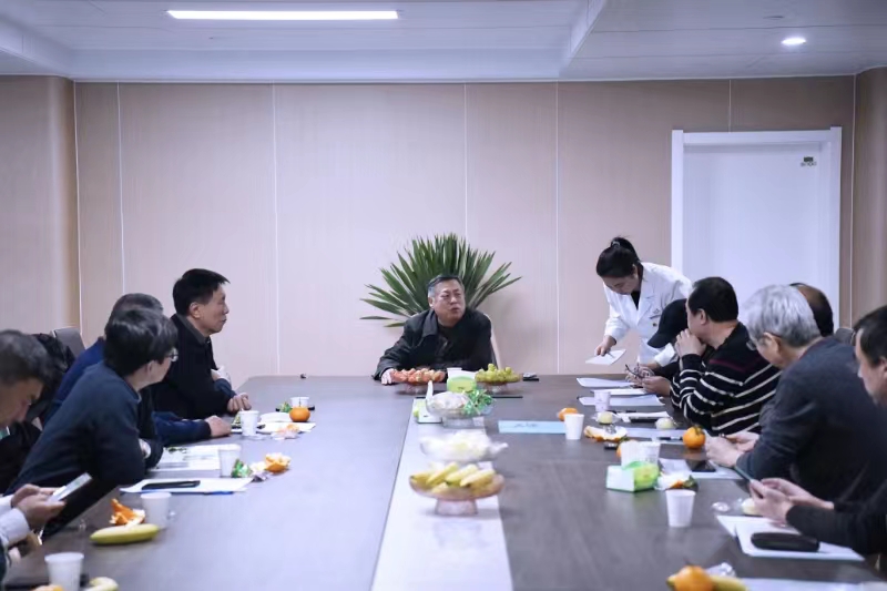 省会十多家医院神经外科专家来我院座谈交流