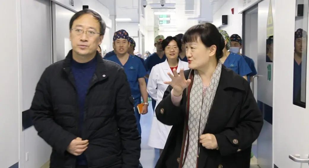 长安区行政审批局局长庞敬涛一行莅临我院指导工作