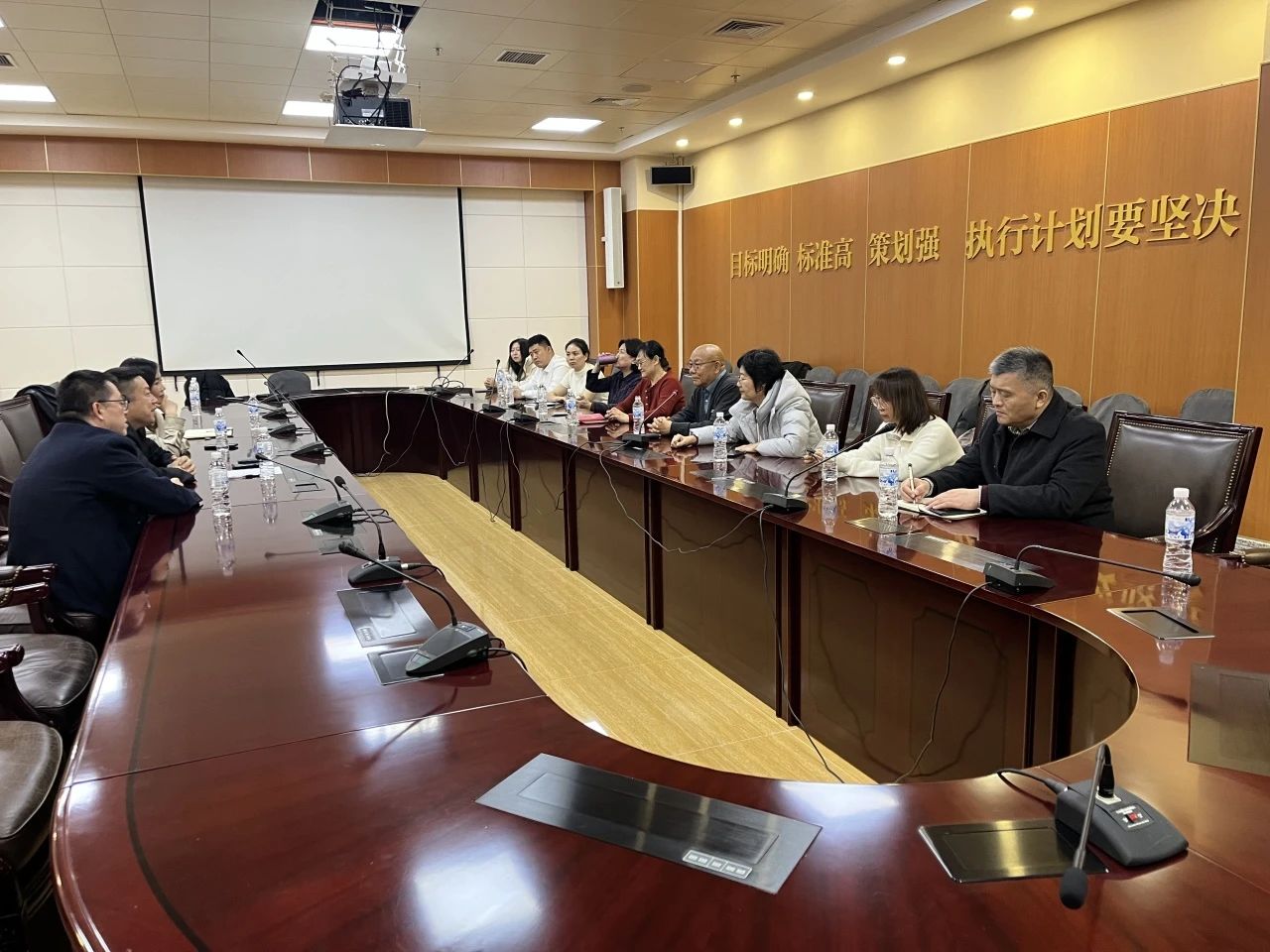 石家庄医学高等专科学校附属医院参访团一行10人赴东北三家知名医院参观访问