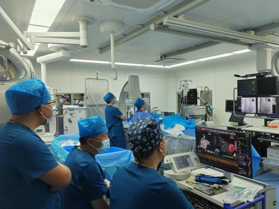 直击导管室｜一场与“心跳乱码”的较量